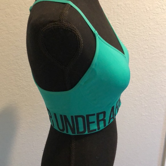 Woman’s under armour sports bra. Racerback, adjustable straps. Sz large. - Picture 4 of 5